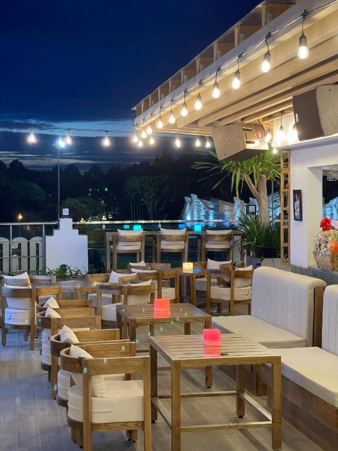 Ngon Avatar Hotel Плейку Екстер'єр фото